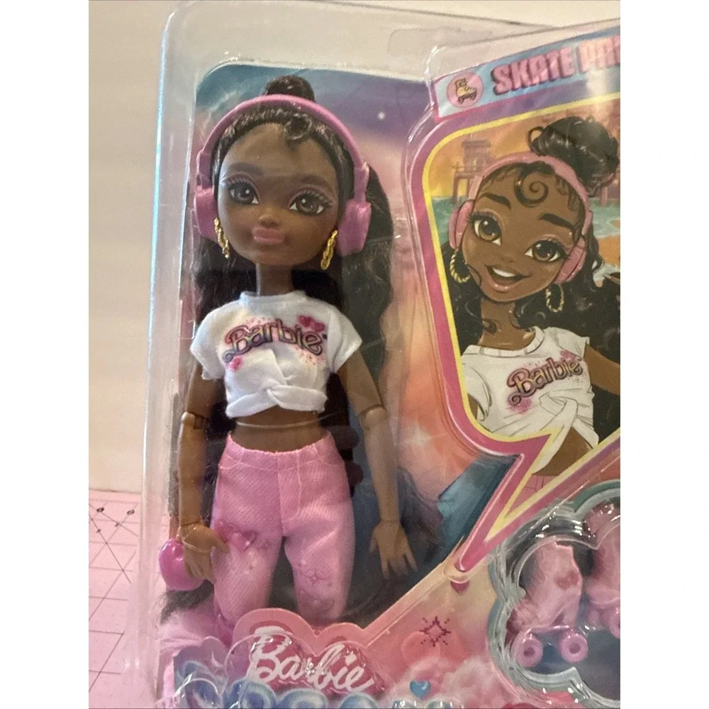 Barbie Dream Besties BARBIE BROOKLYN Fashion‎ Doll Beautiful NEW